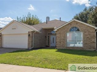 5306 La Viva Ln, Arlington, TX 76017