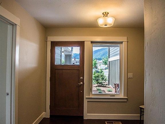 4th image of 553 Plum Ridge Ct