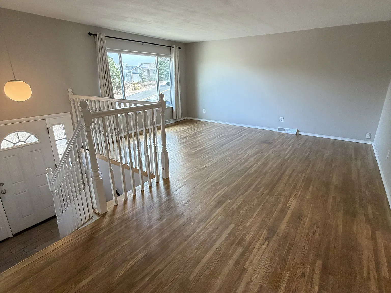 3 bed, 1918 sqft, $2,795 — Photo 3