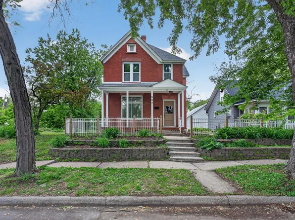 697 Tuscarora Ave, Saint Paul, MN 55102