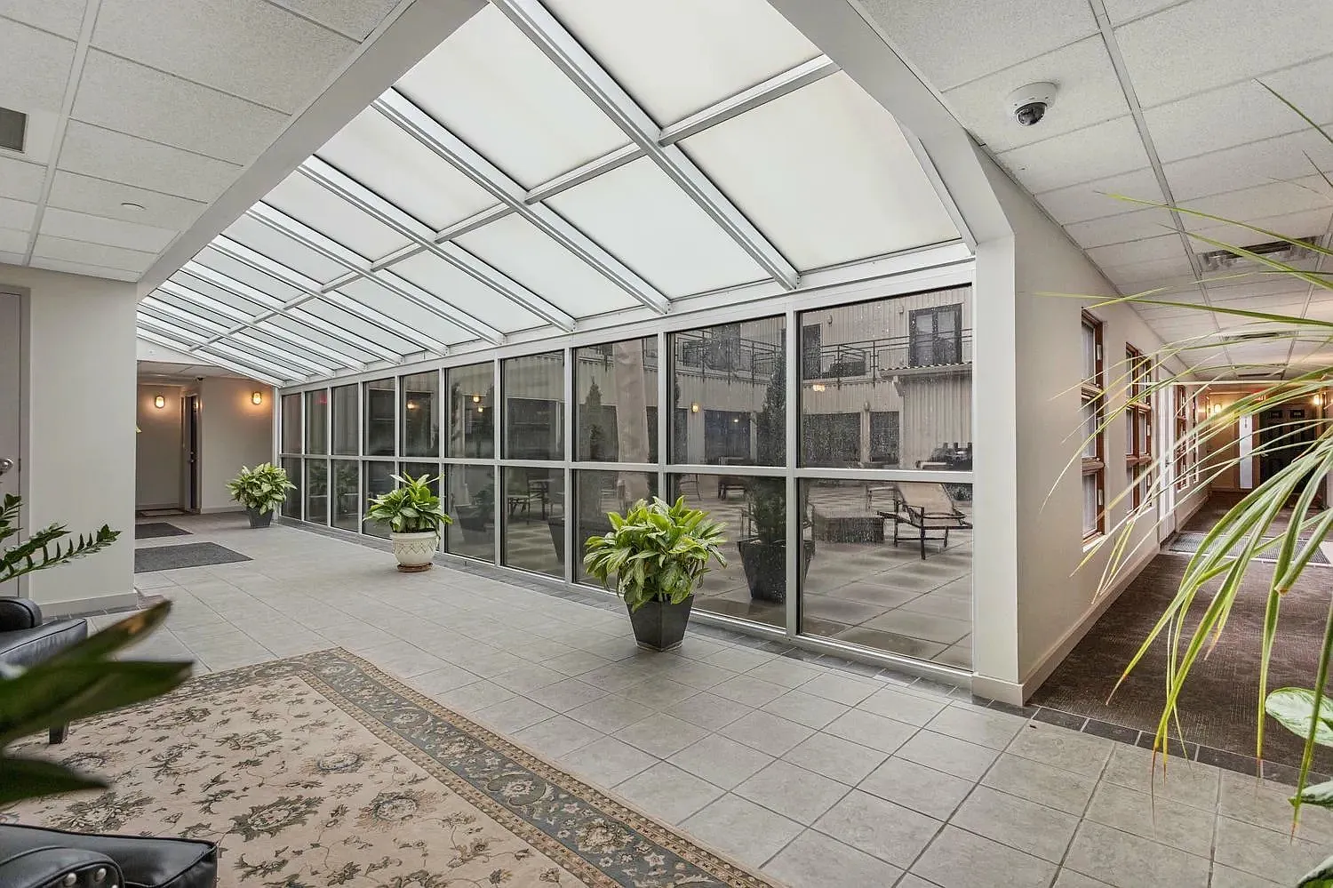 2 bed, 1336 sqft, $2,400 — Photo 3
