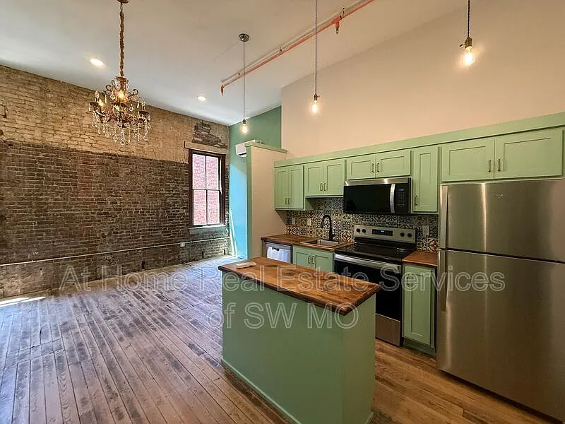 1 bed, 1.0 bath, 500 sqft, $995 — Photo 2