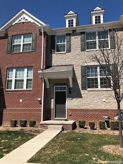 1st image of 27926 Hopkins Dr