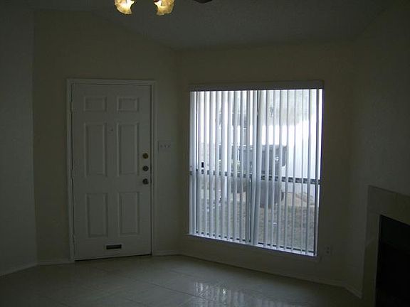 3rd image of 3301 Stonewall Ln
