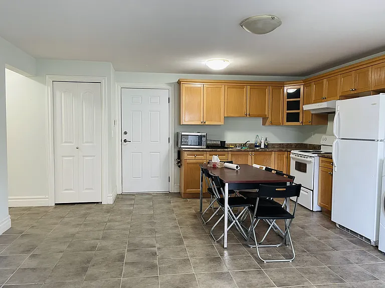 4569 Watling St #BASEMENT — Photo 4
