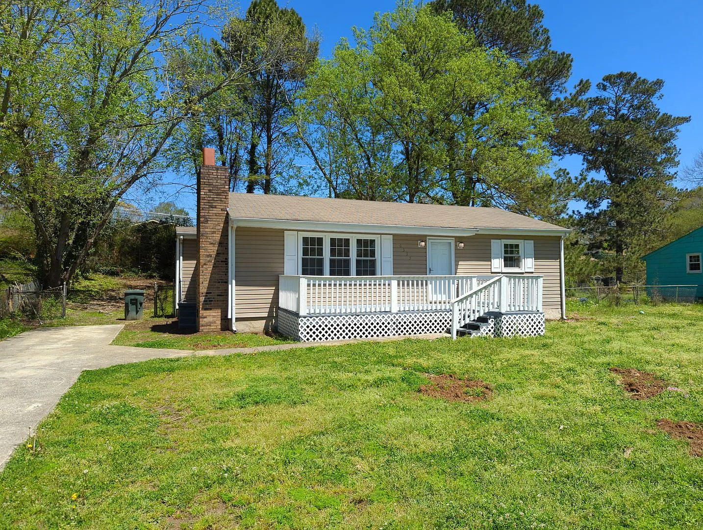 3 Bedroom House — Photo 2
