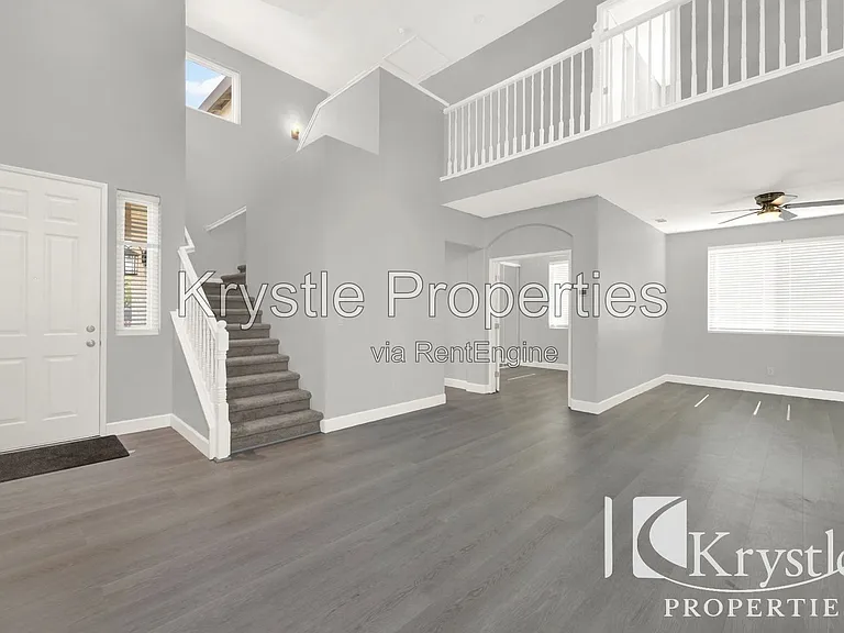 824 Cedarcrest Dr — Photo 9