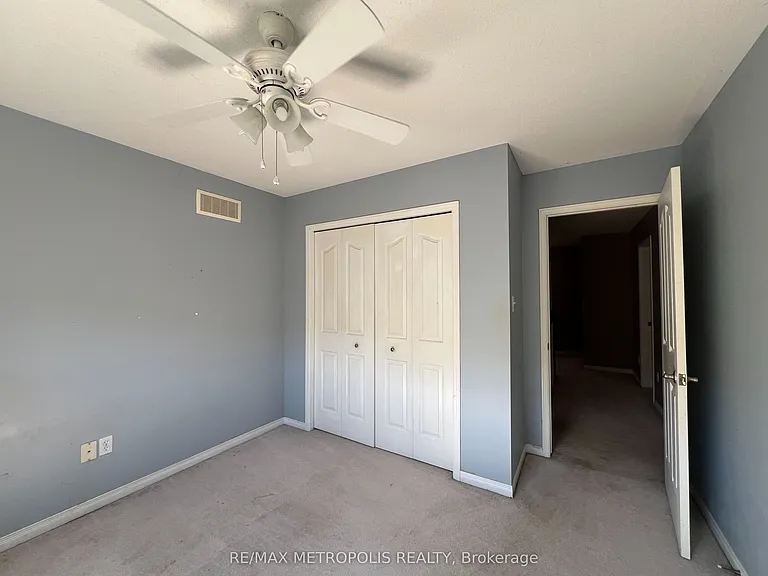 144 Meadowoak Cres — Photo 37