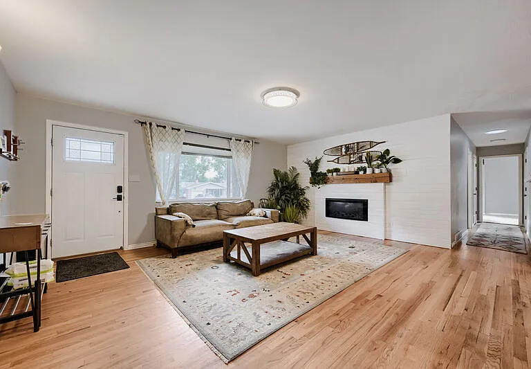 1007 Venus Dr — Photo 7