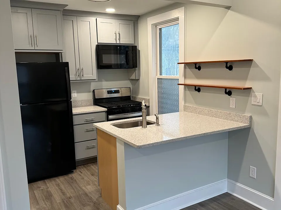 Modern appliances 
Frig
Gas stove
Microwave
Dishwasher