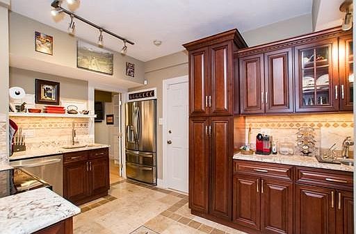 2nd image of 10 Ransom Rd #16