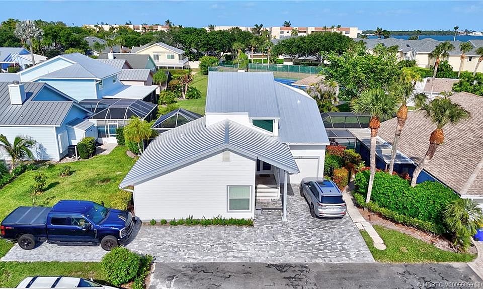 1st image of 4061 NE Breakwater Dr