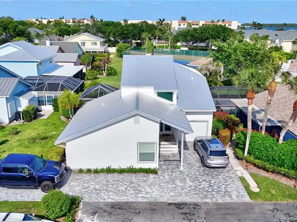 4061 NE Breakwater Dr, Jensen Beach, FL 34957
