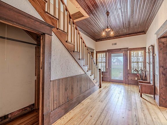 14th image of this home