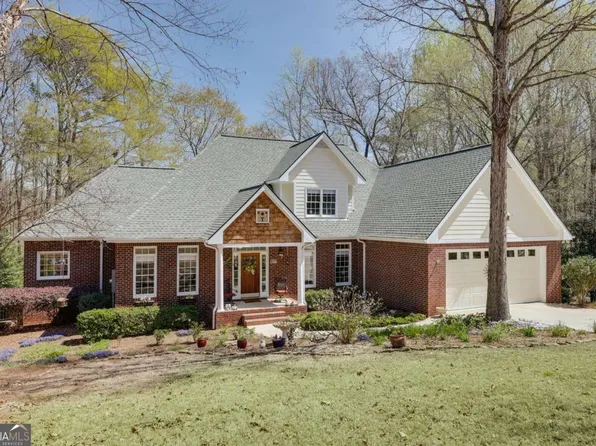 2140 Keeneland Dr, Bogart, GA 30622