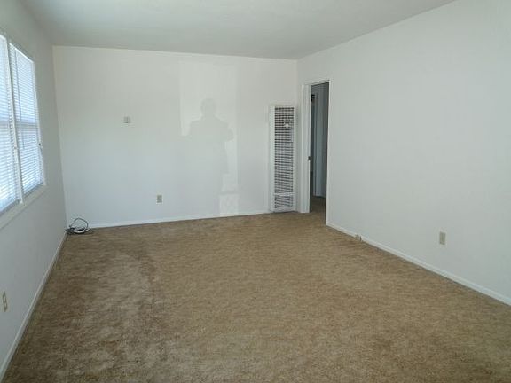 2nd image of 1415 E 6th St