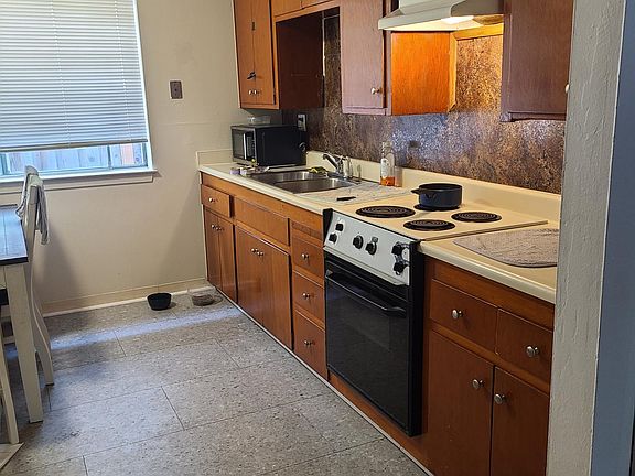 2nd image of 572 Troy Dr #2