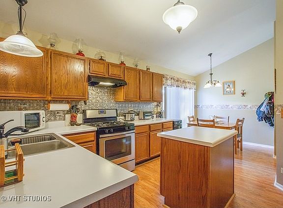 4th image of 873 Dogwood Ln #0