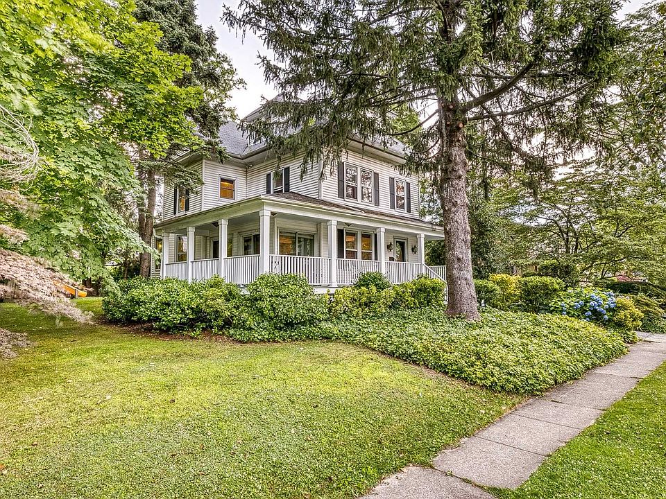 1st image of 105 Murray Ave