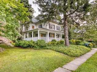 105 Murray Ave, Port Washington, NY 11050