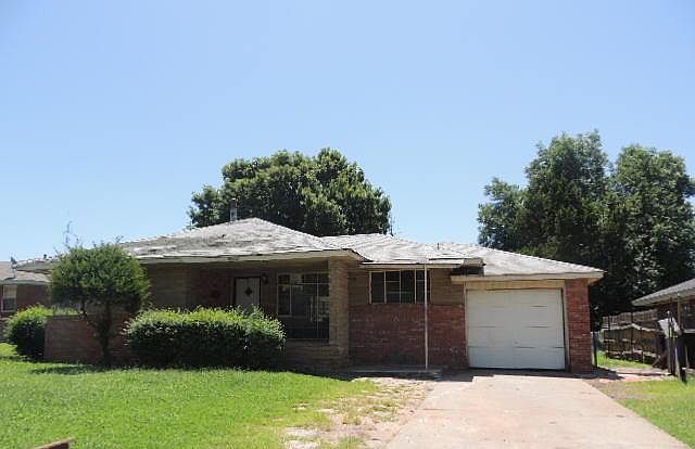 1st image of 1820 Corrine Dr