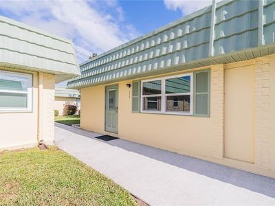 102 Cambridge Trl APT 220, Sun City Center, FL, 33573
