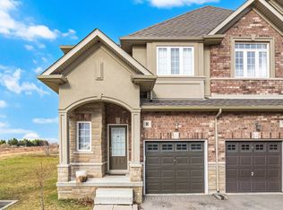 21 Madonna Dr #8, Hamilton, ON L9B 0H1