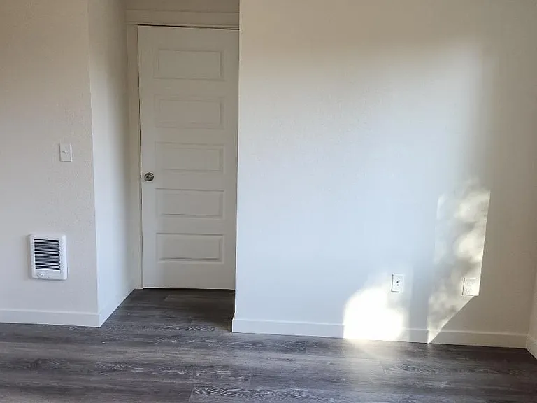 1881 Cedar St — Photo 14