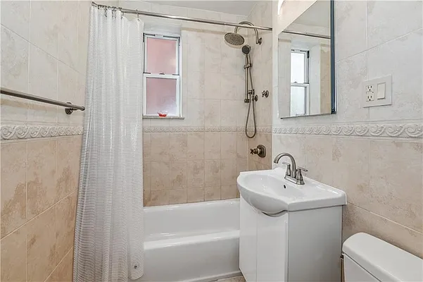 Sold by Remax Edge | media 9