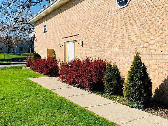2nd image of 9900 W Fond Du Lac Ave #8