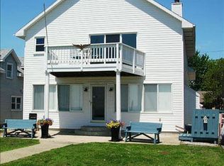 4583 Allen Cove Rd, Luna Pier, MI 48157