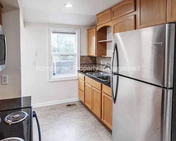 908 E Longfellow Ave — Photo 5
