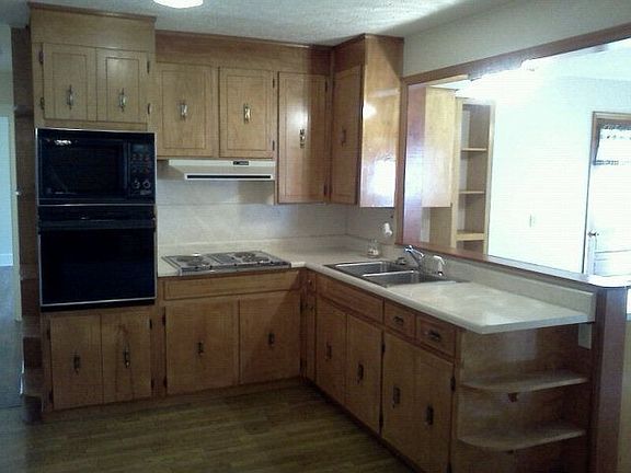 2nd image of 607 Hill Dr