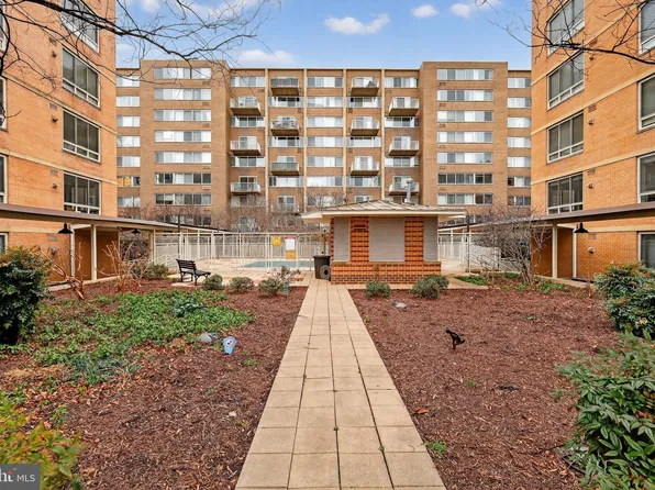 800 4th St SW APT S124, Washington, DC 20024