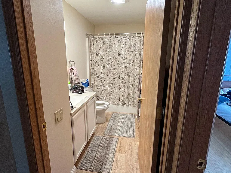 635 E Dayton St — Photo 16