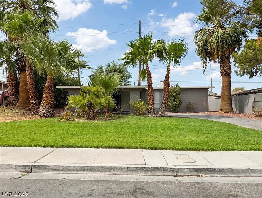 3 bed, 2.0 bath, 1161 sqft, $1,955 — Photo 3