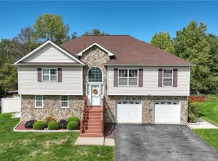 10 Alex Ct, Middletown, NY 10940