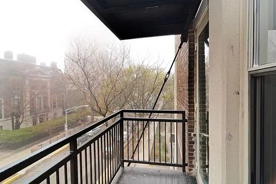 Balcony (connected to living room)