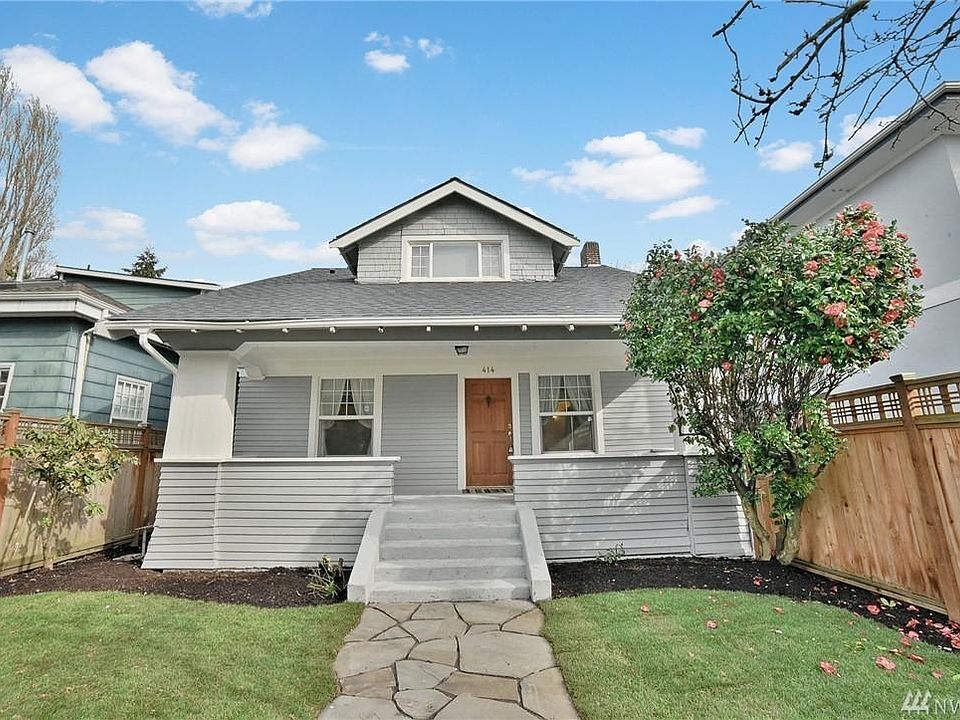 Fenced front yard