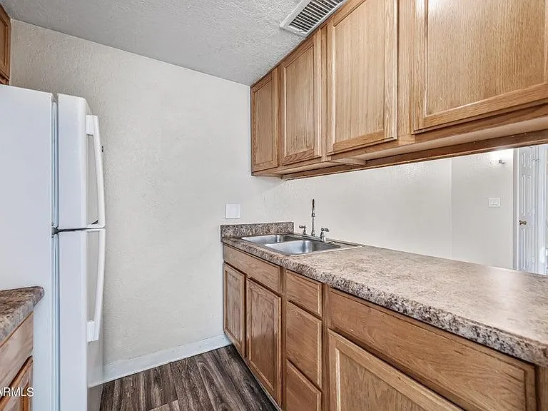 3141 E Cypress St #7 — Photo 9