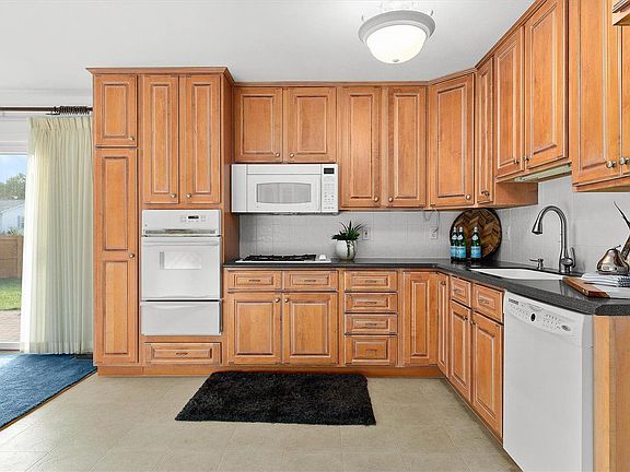 4th image of 1770 Aspen Dr