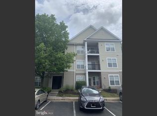13386 Connor Dr APT A, Centreville, VA 20120