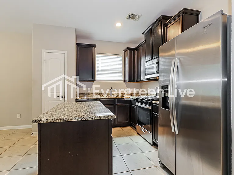 7715 Boulder Sunstone Ln — Photo 3