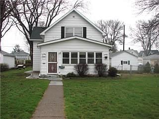 1st image of 15 Rose Ave E
