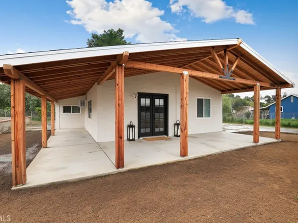 23926 Circle Dr, Canyon Lake, CA 92587