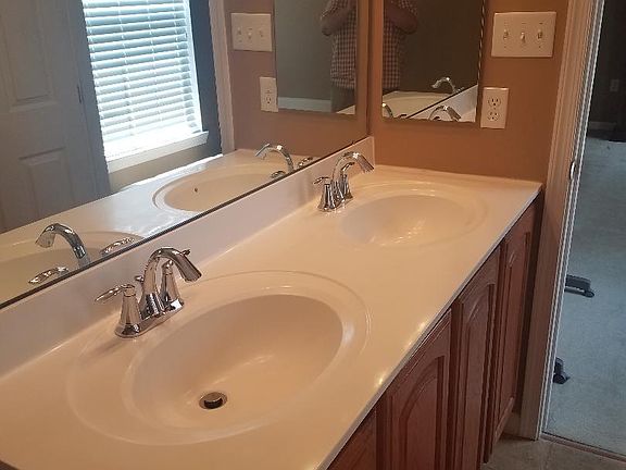 Double sink in master bath