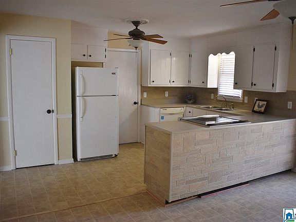 5th image of 2130 Vicki Dr