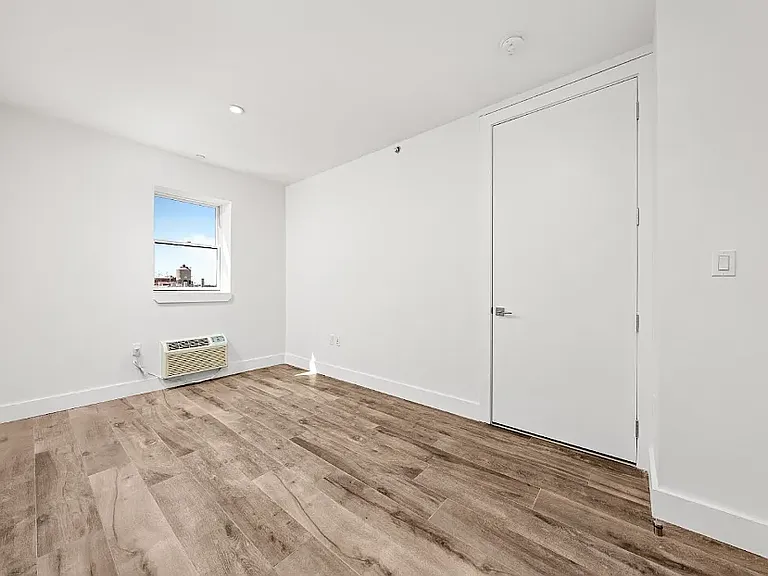706 Ocean Pkwy #5D — Photo 5
