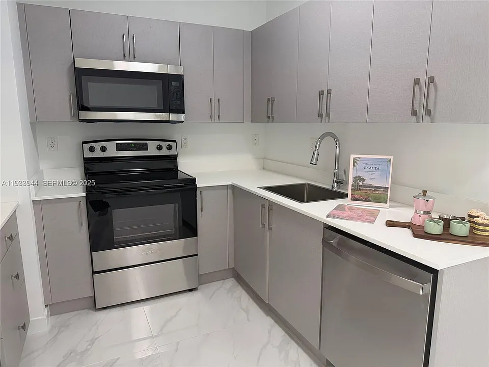 2306 E 4th Ave #303