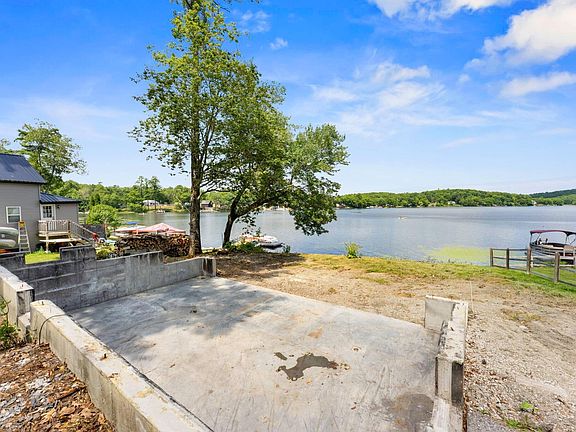 3rd image of 978 Brewer Lake Road